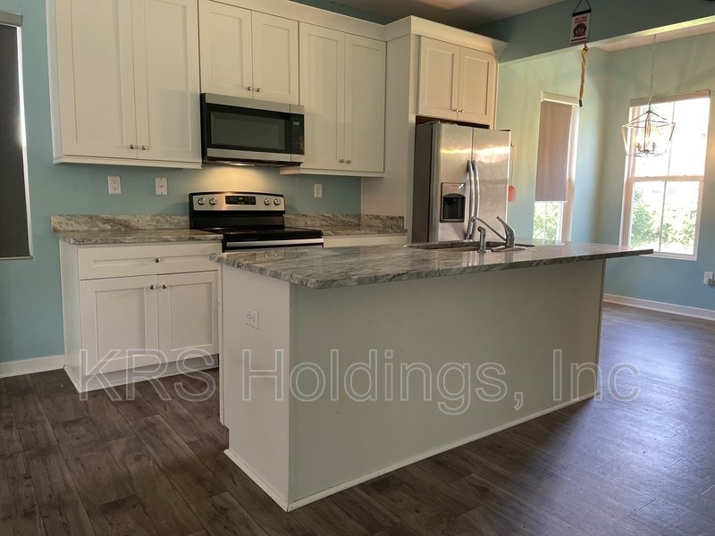 Bright property image