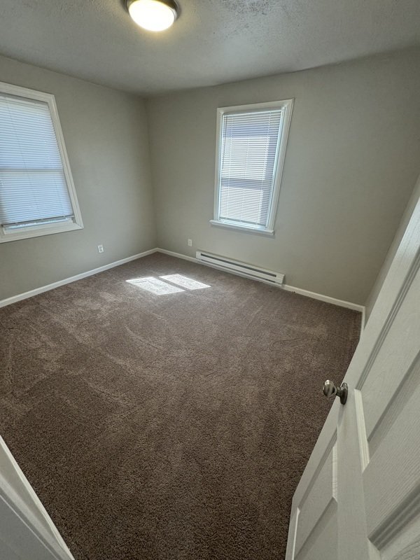 1110 E 16th St property image