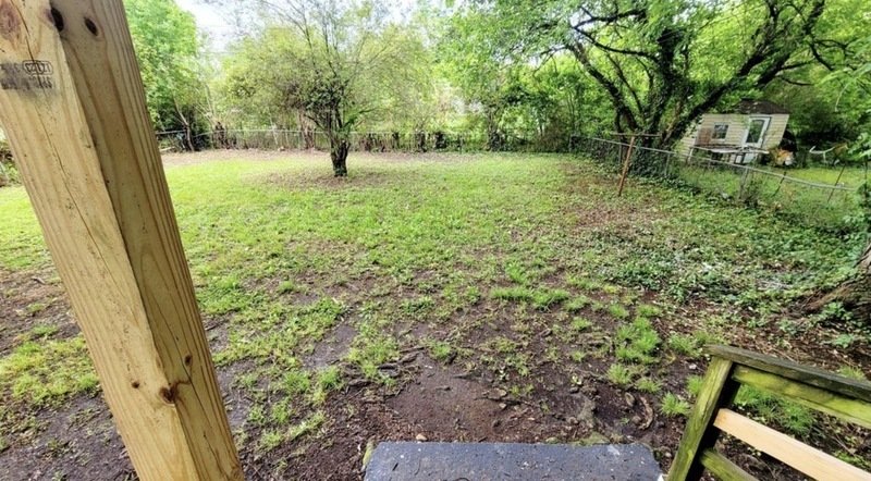 2002 Carrol St property image