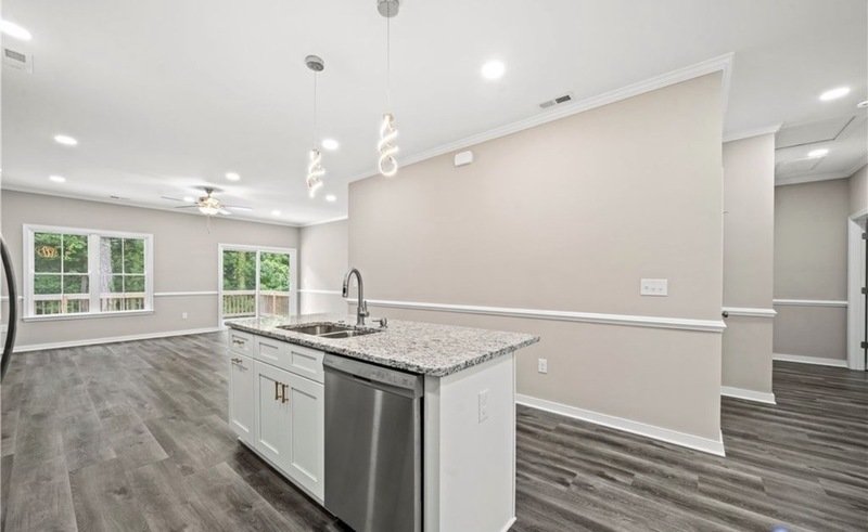 Bright property image