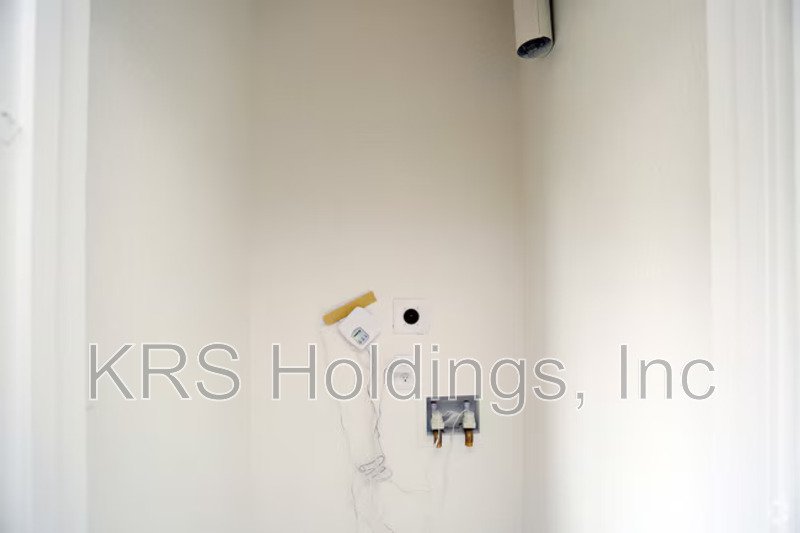 ✨ 4-Bedroom Townhome Available at Soundview Townhomes! ✨ 1046/MO rent special property image