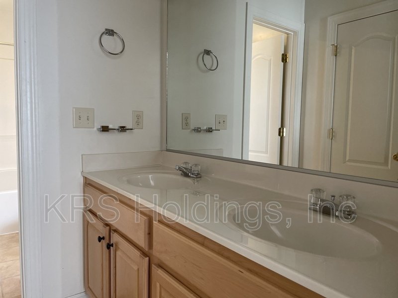 Bright property image