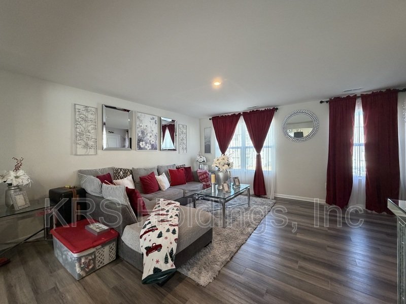 Bright property image