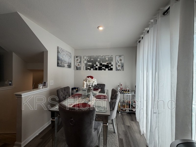 Bright property image