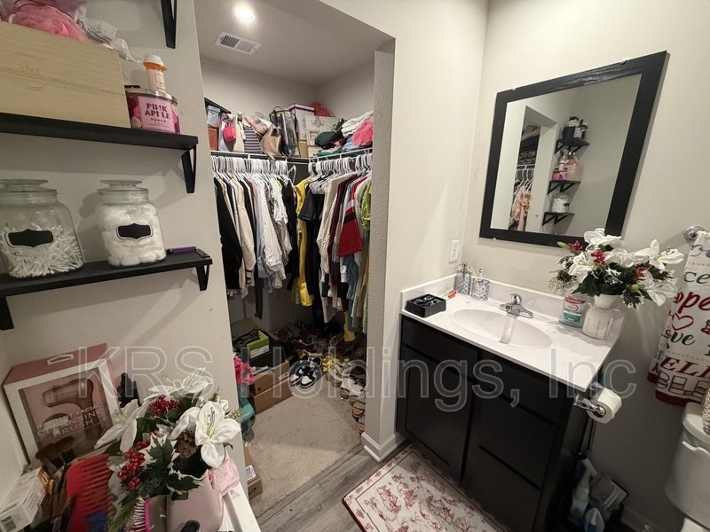 Bright property image