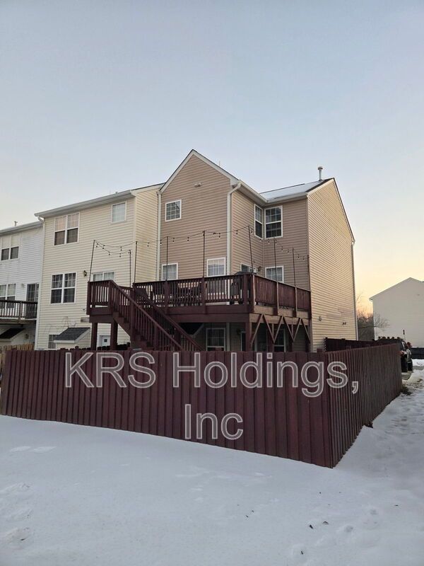 Renovated Corner lot Available for April property image