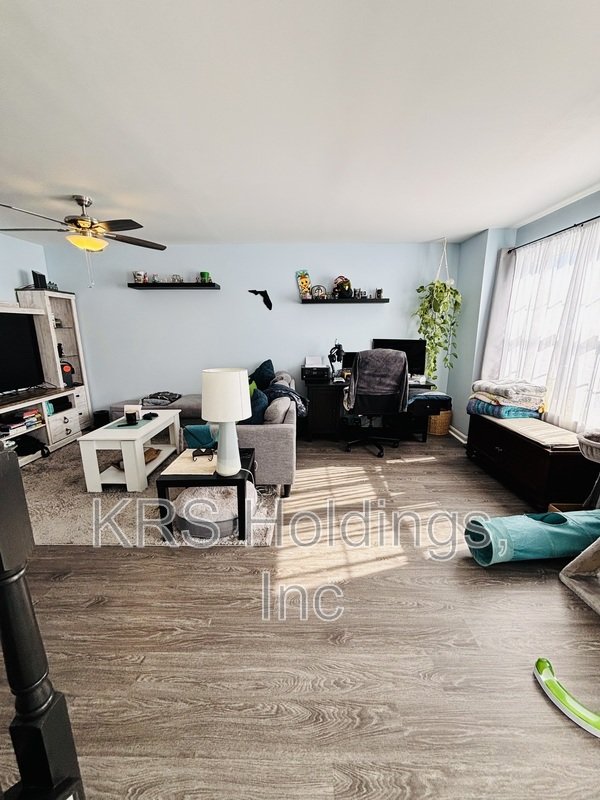 Renovated Corner lot Available for April property image