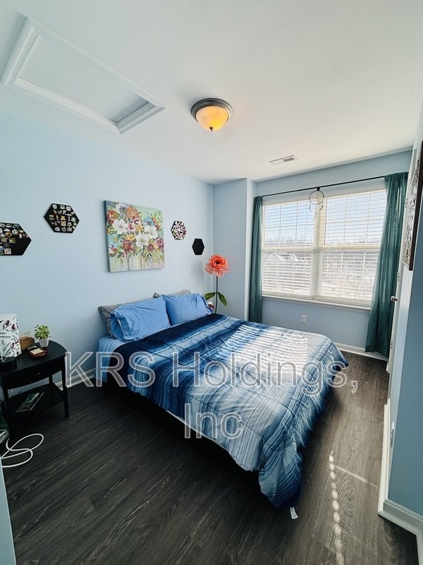 Renovated Corner lot Available for April property image