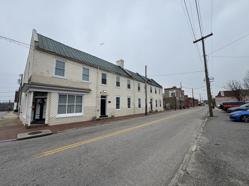 201 E Bank St 2 property image