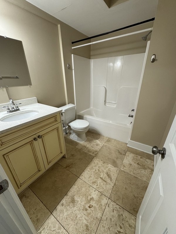 201 E Bank St 2 property image