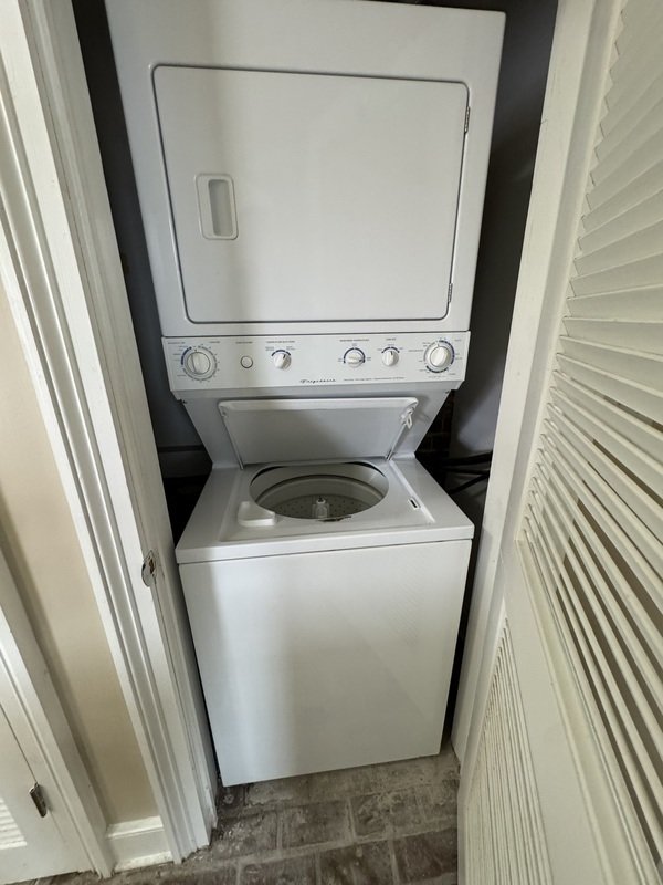 201 E Bank St 2 property image