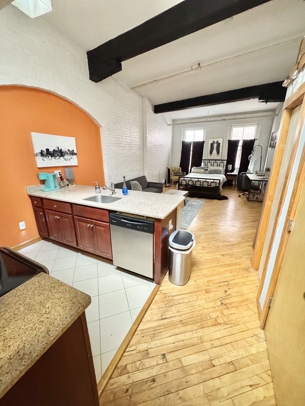 114 Virginia St Studio property image