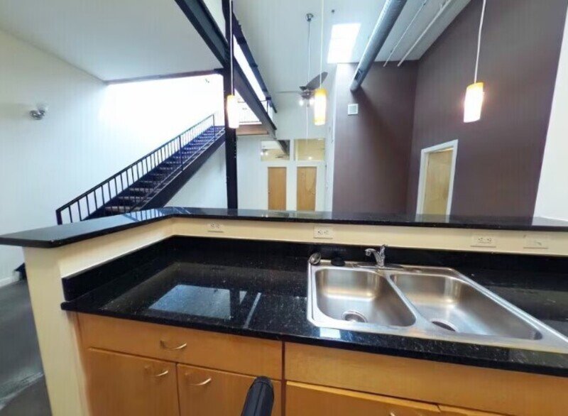 Bright property image