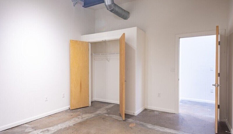 Bright property image