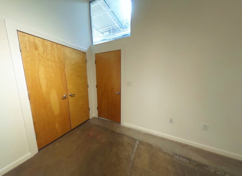 Bright property image