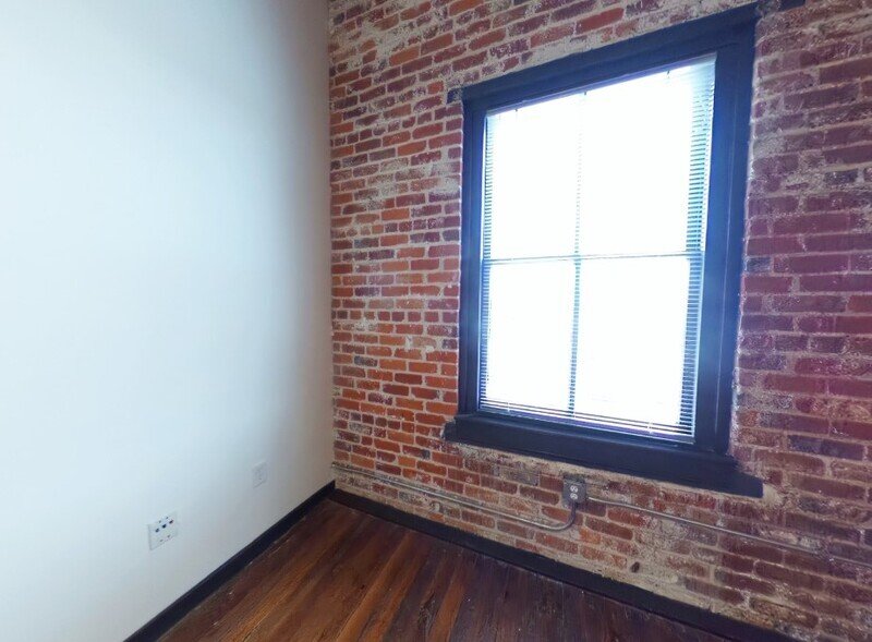 Bright property image