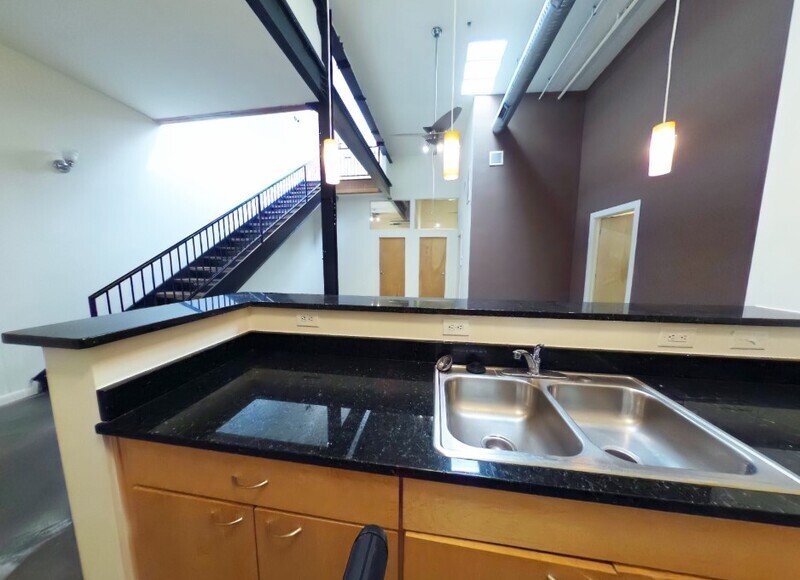 Bright property image