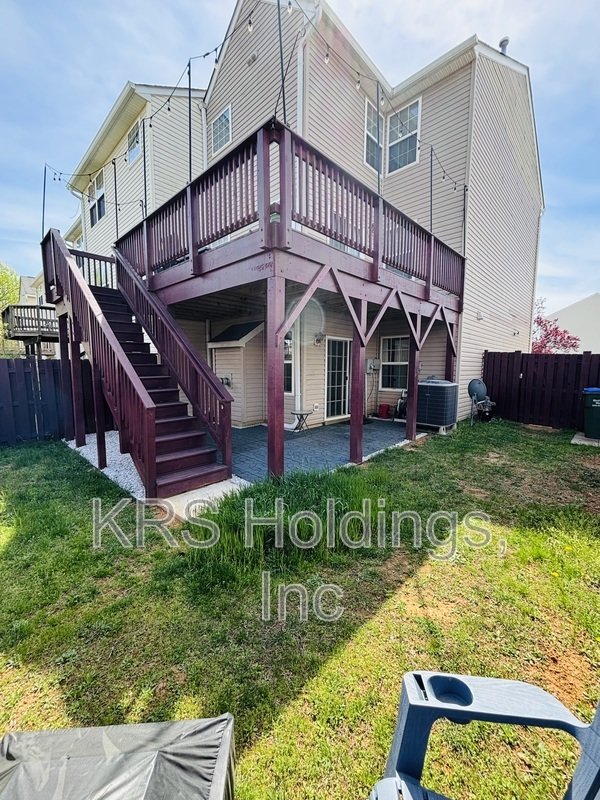 Renovated Corner lot Available Now! property image