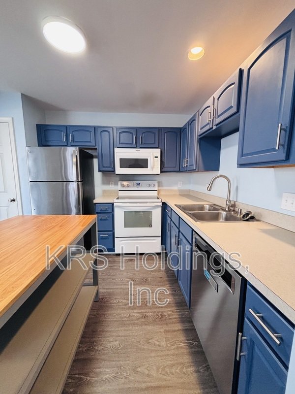 Renovated Corner lot Available Now! property image