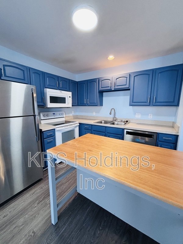 Renovated Corner lot Available Now! property image