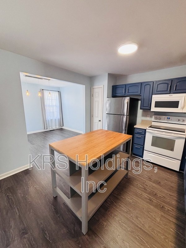 Renovated Corner lot Available Now! property image