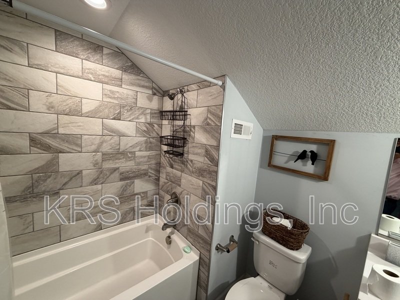 1124 Myrtle Street property image