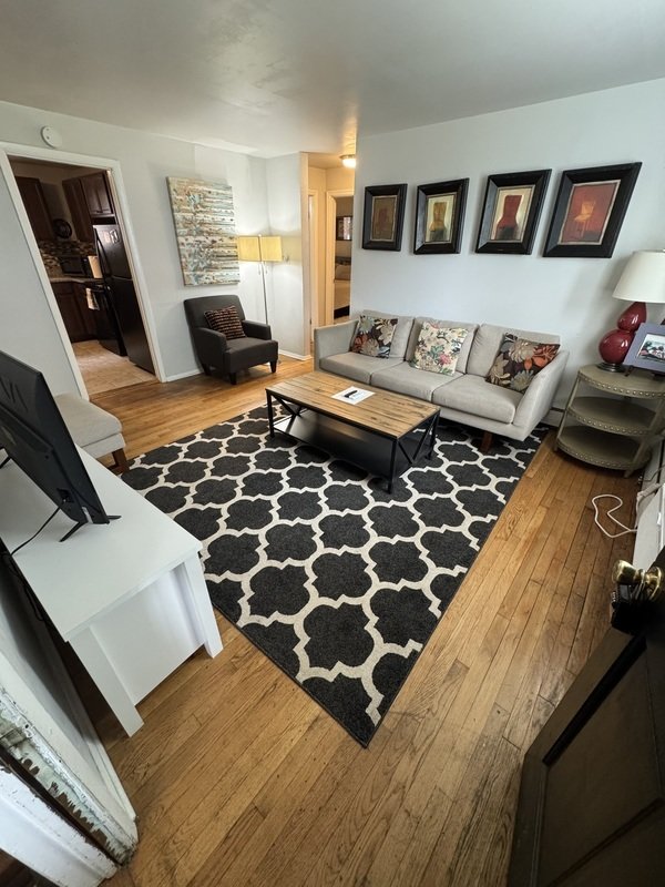 3212 Ellwood ave property image