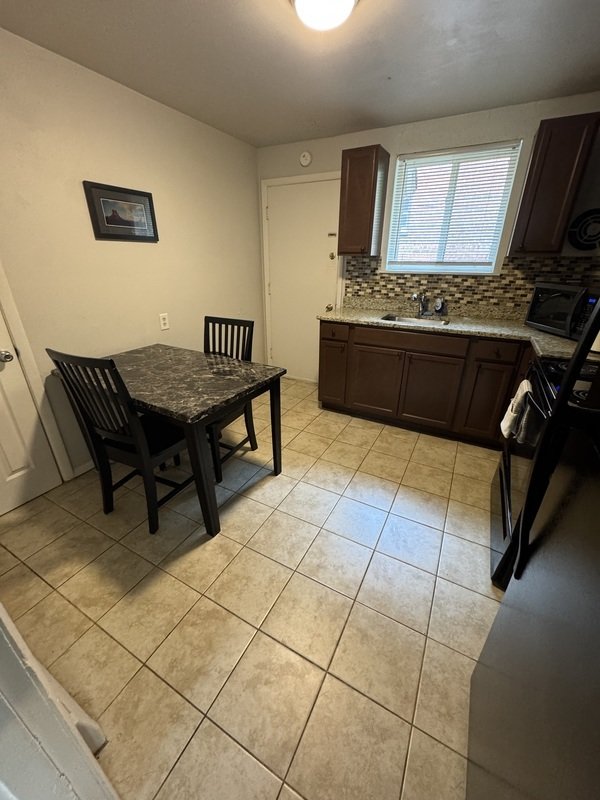 3212 Ellwood ave property image