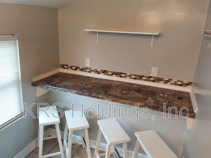 Rental in Staunton, 3 BR Apartment Minutes from Downtown property image