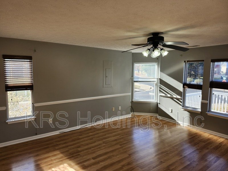 For Rent: Harrisonburg 3 BR, 2.5 Bath Well-maintained Townhouse property image