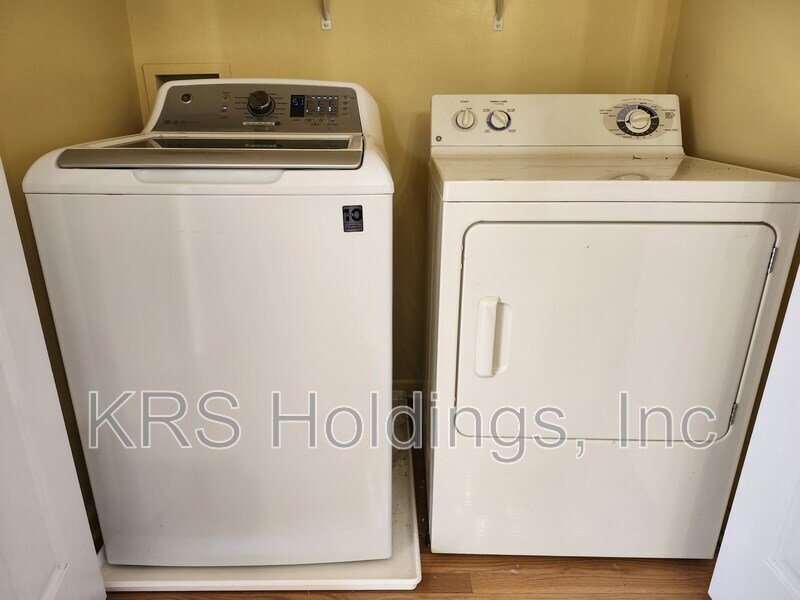 For Rent: Harrisonburg 3 BR, 2.5 Bath Well-maintained Townhouse property image