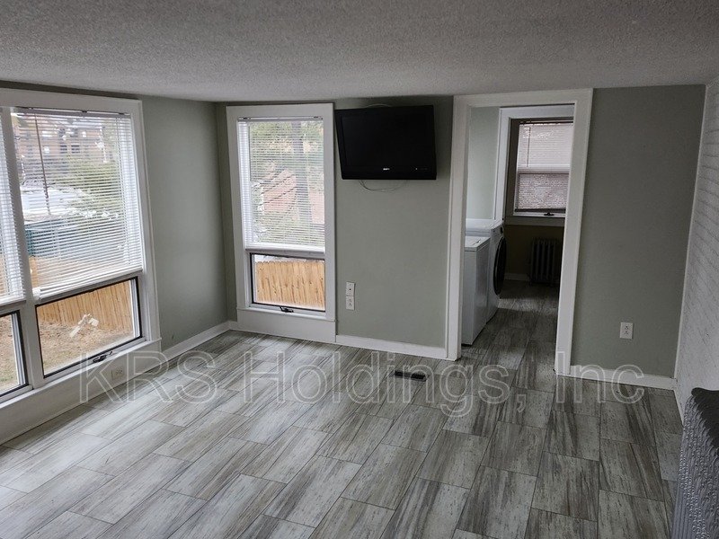 SHORT TERM Single Family 5 BR House in Harrisonburg Available NOW property image