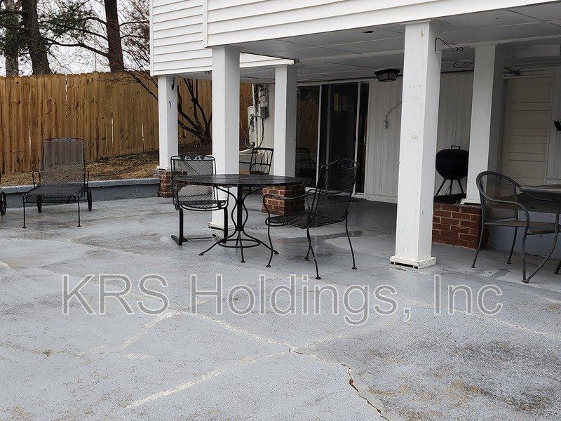 SHORT TERM Single Family 5 BR House in Harrisonburg Available NOW property image