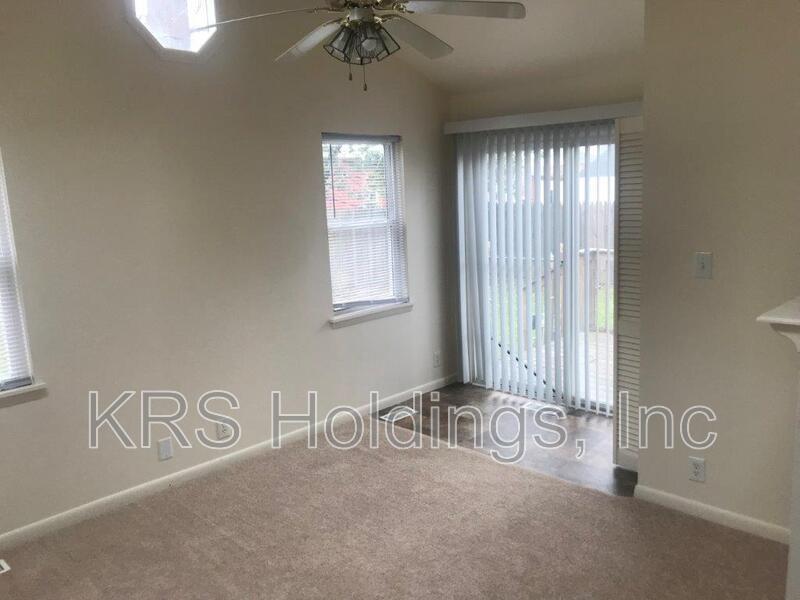 Maycox Ave: Spacious 3BR Duplex property image