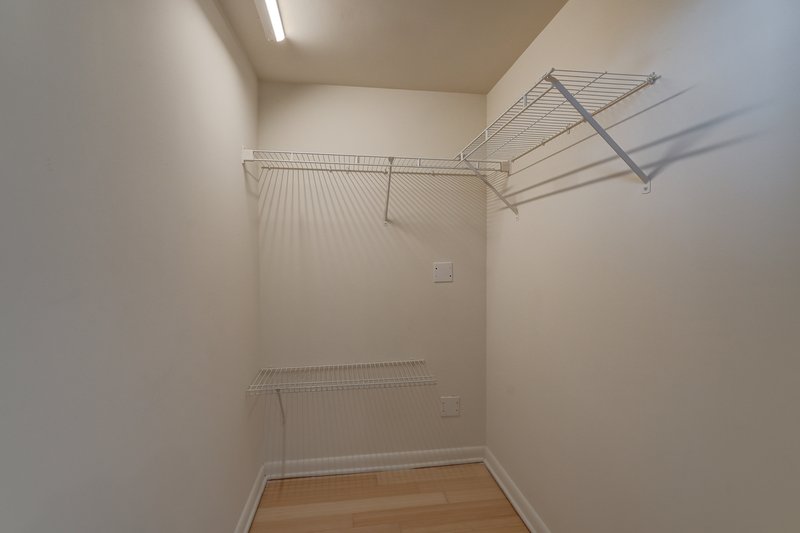 1011 W Marshall St Apt 212 property image