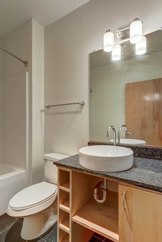 1318 W Broad St, Apt 202 property image