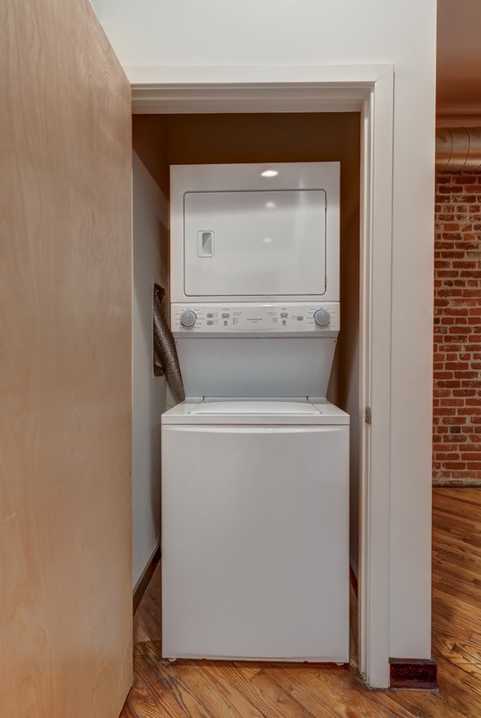 1318 W Broad St, Apt 202 property image