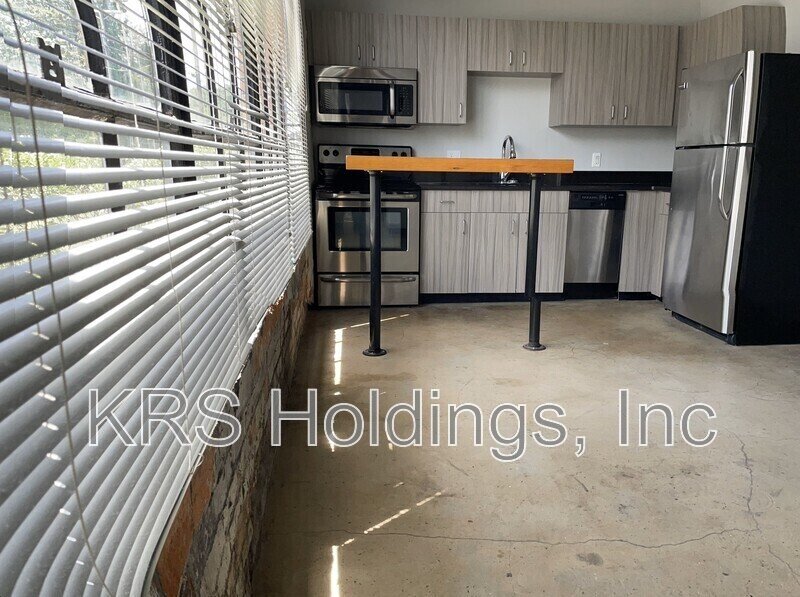 123 Pine St Apt 1 property image