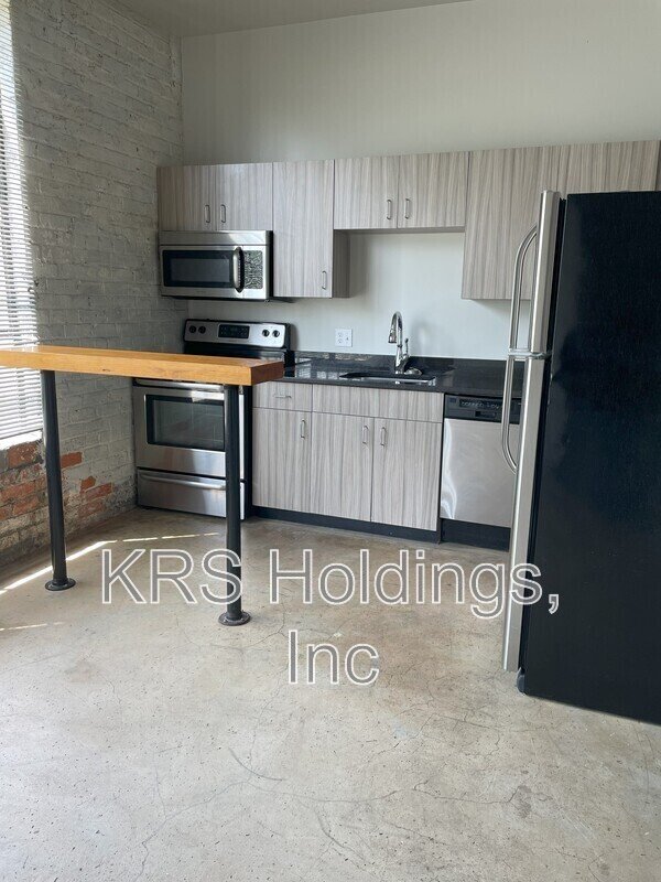 123 Pine St 39 property image