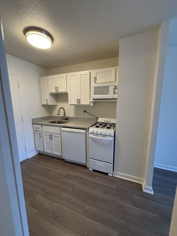 311 W Franklin St 205 property image