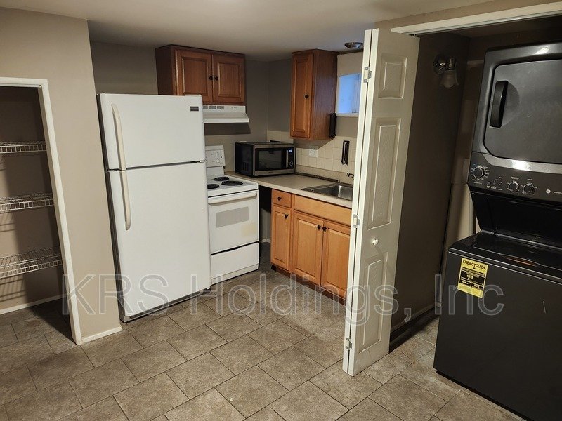 Single Family 5 BR House in Harrisonburg Available NOW property image