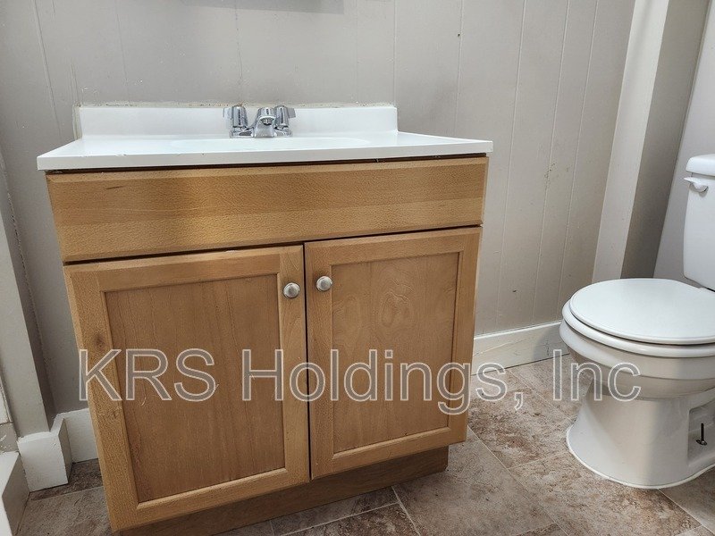 Single Family 5 BR House in Harrisonburg Available NOW property image