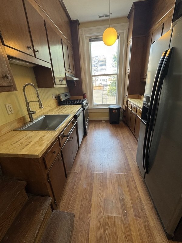 500 W Franklin st 6 property image