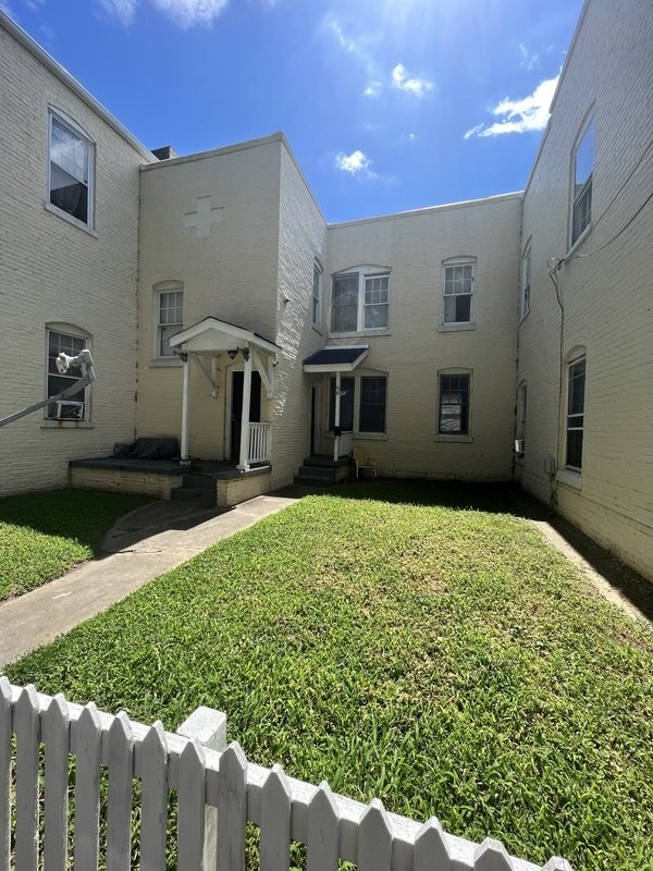 1018 maplewood ave 1 property image