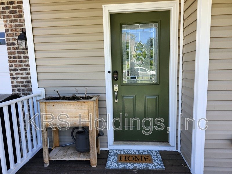 AVAILABLE NOW-Beautiful Single Family 4 BR, 2.5 Bath Home, Great Location property image