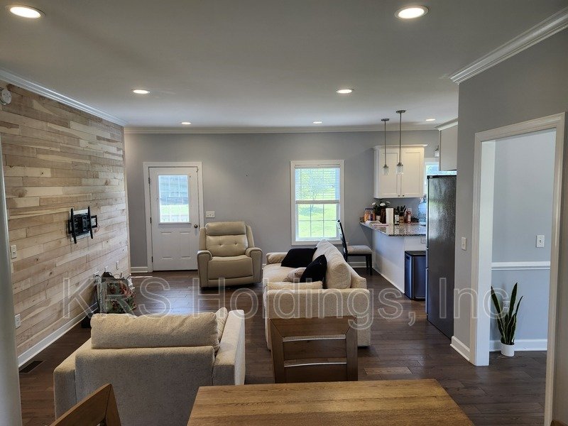 AVAILABLE NOW-Beautiful Single Family 4 BR, 2.5 Bath Home, Great Location property image