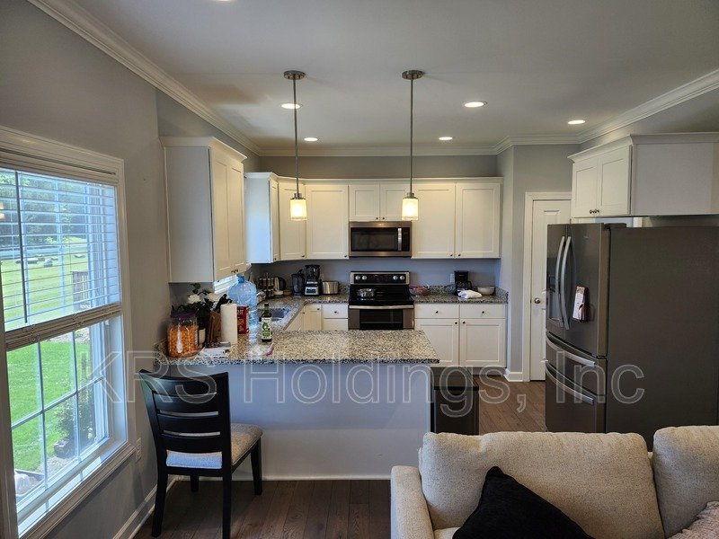 AVAILABLE NOW-Beautiful Single Family 4 BR, 2.5 Bath Home, Great Location property image
