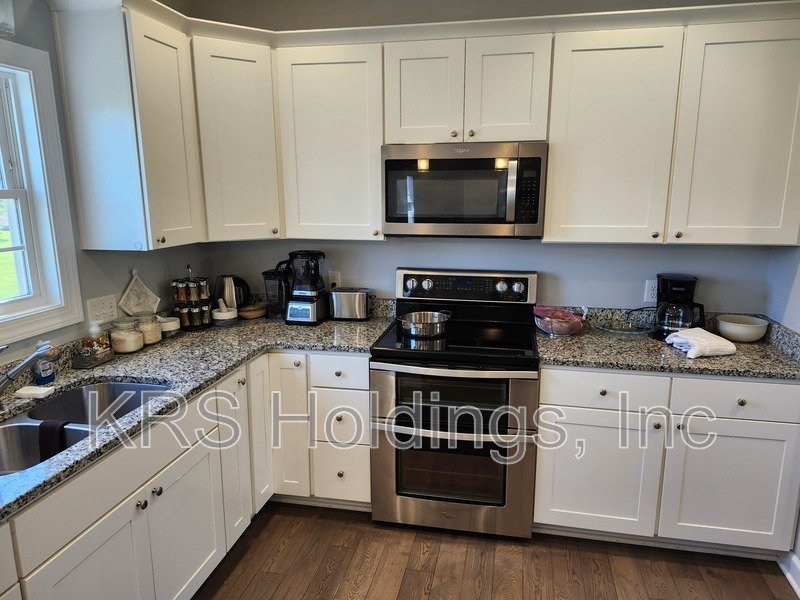 AVAILABLE NOW-Beautiful Single Family 4 BR, 2.5 Bath Home, Great Location property image