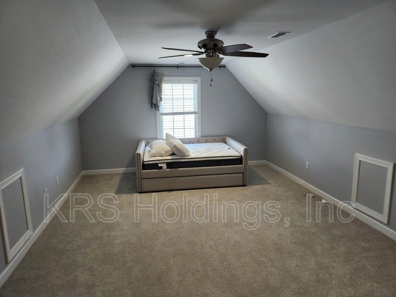 AVAILABLE NOW-Beautiful Single Family 4 BR, 2.5 Bath Home, Great Location property image