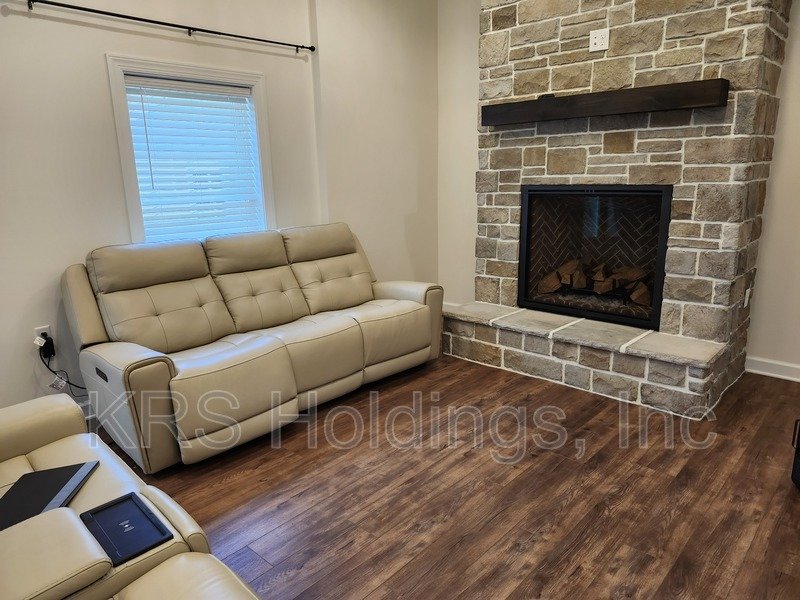 AVAILABLE NOW-Beautiful Single Family 4 BR, 2.5 Bath Home, Great Location property image